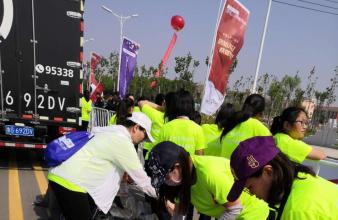 2019利津馬拉松開跑，分發(fā)獎牌、餐包等志愿者活動